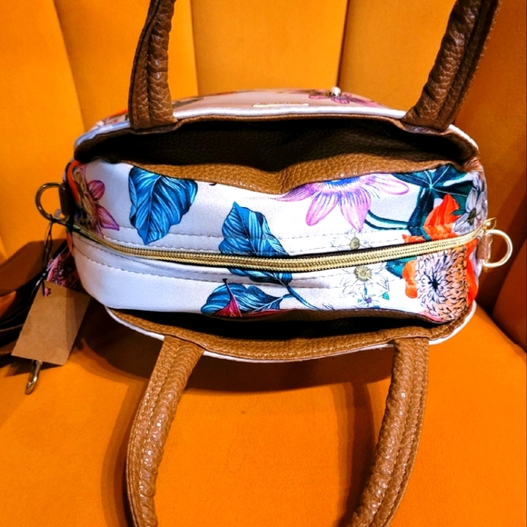 Chula handbag NWT - Picture 3 of 3